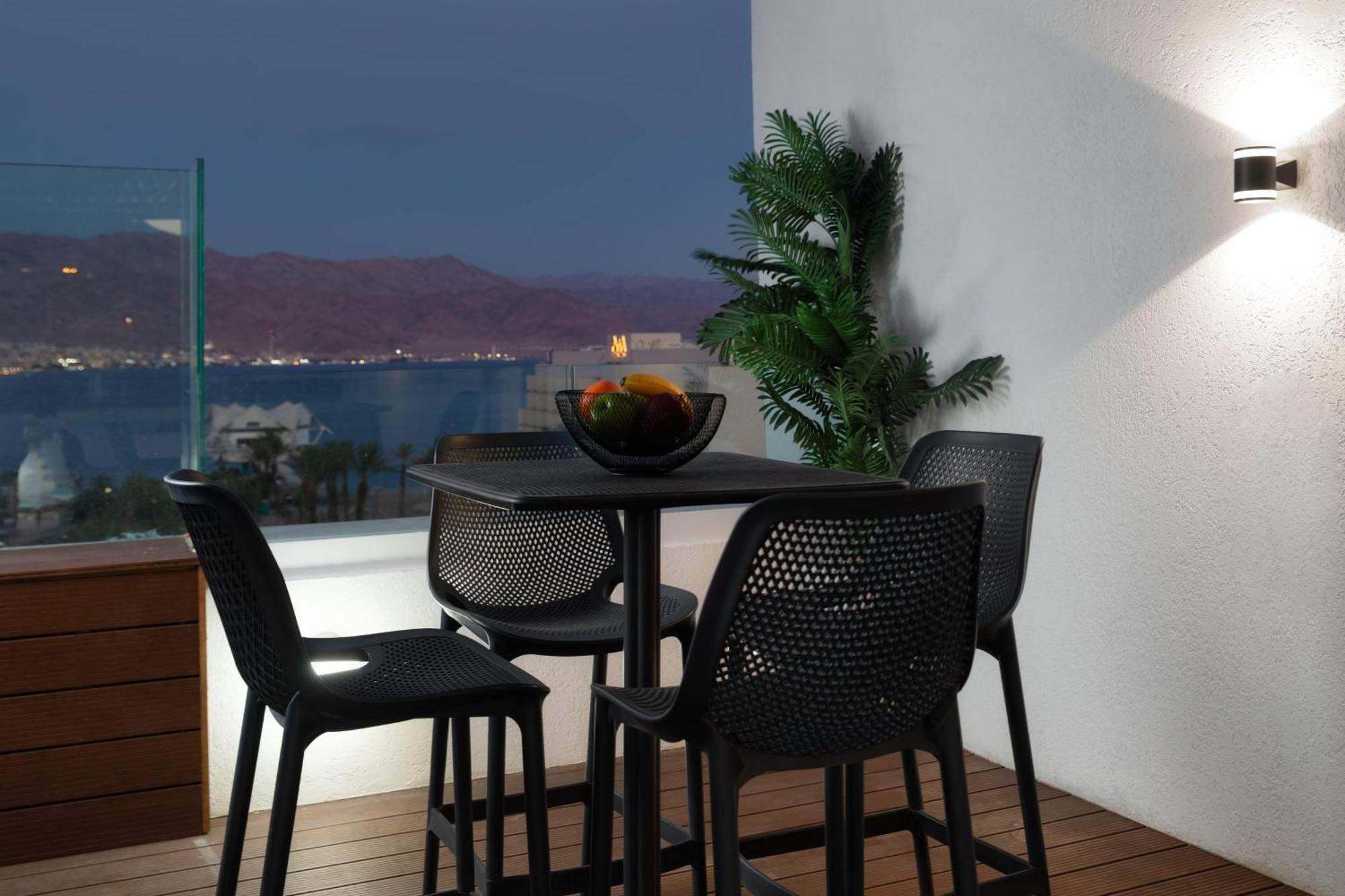 Apartment Luxury With Balcony And Jacuzzi At Sea Side By Rently Eilat